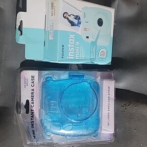 Fujifilm Instax Mini 9 with Aqua Blue Case
